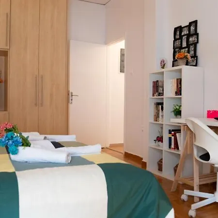 Διαμέρισμα Cozy In Center *